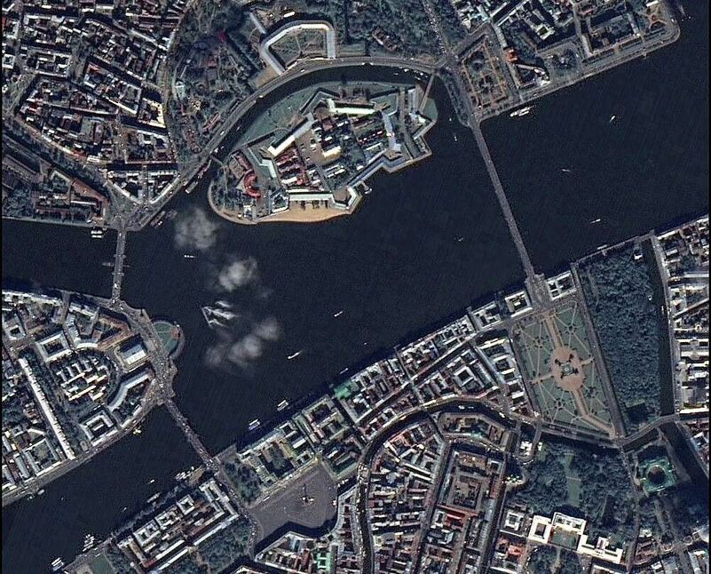 ALOS卫星拍摄的城市和河道卫星图