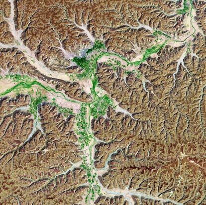 Landsat7卫星拍摄的丘陵卫星图