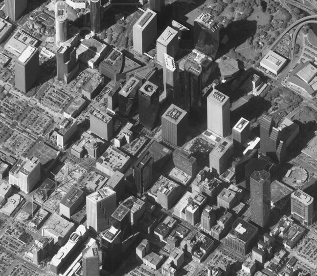 WorldView1卫星拍摄的城市楼房卫星图，楼房结构和高度看的一清二楚