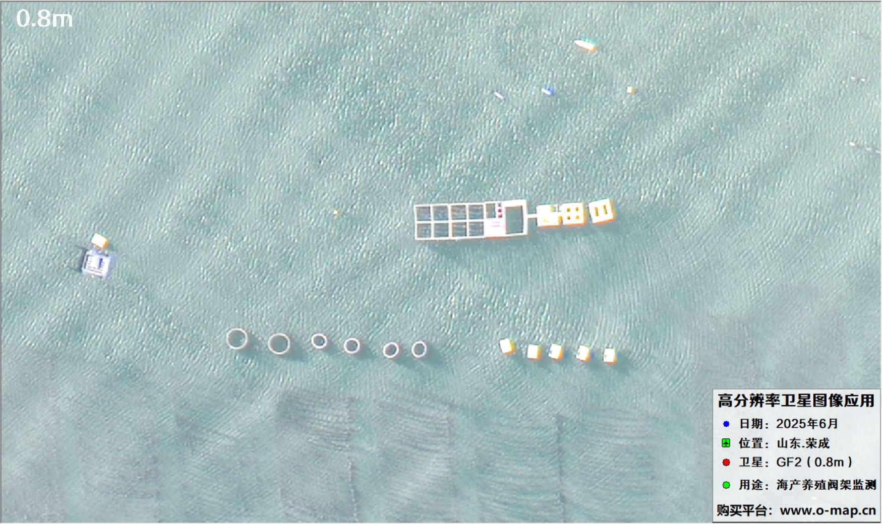0.8米GF2卫星拍摄的山东省荣成市沿海养殖阀架卫星图像