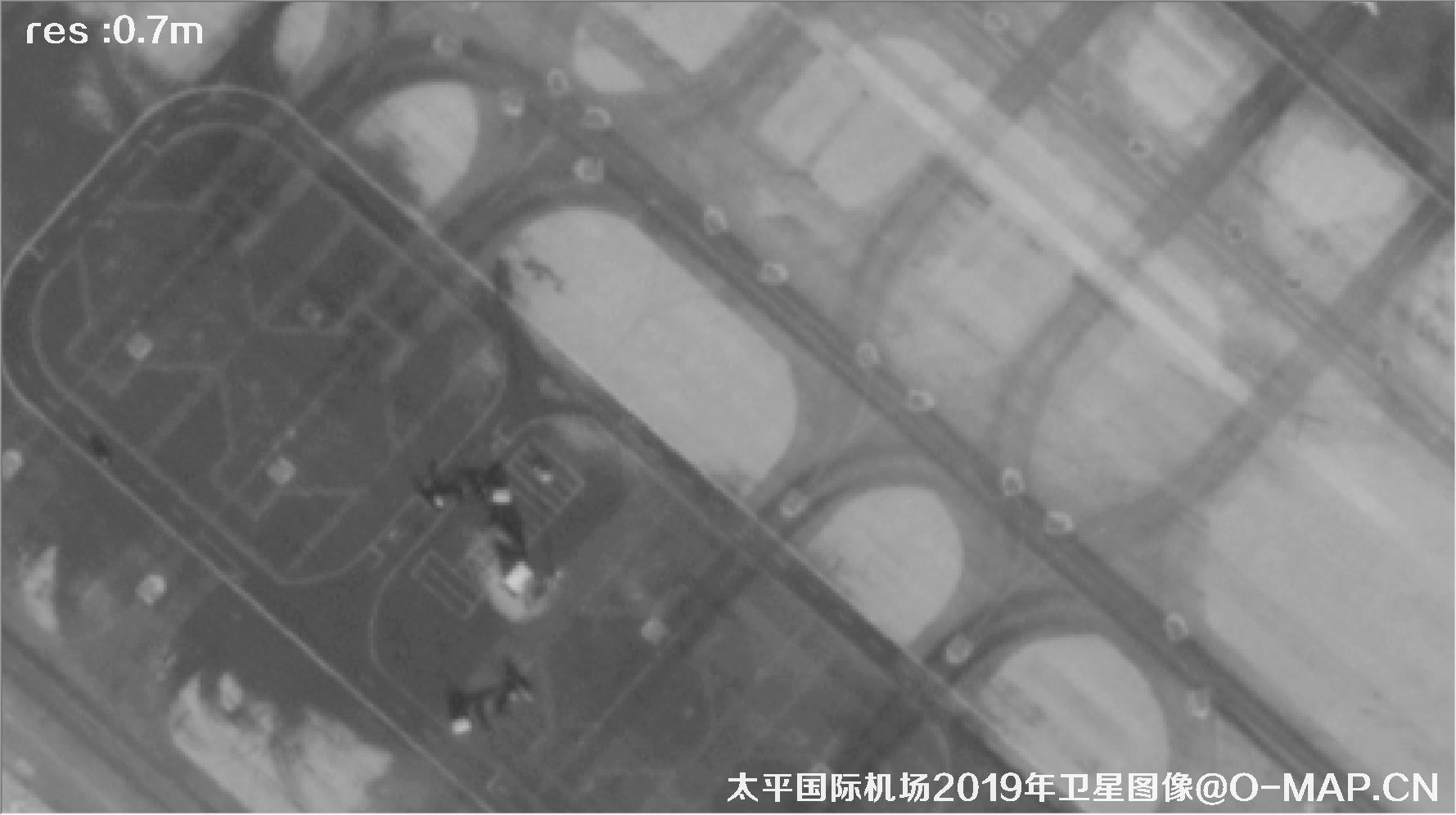0.7米GF7卫星2019年冬季拍摄的哈尔滨太平国际机场