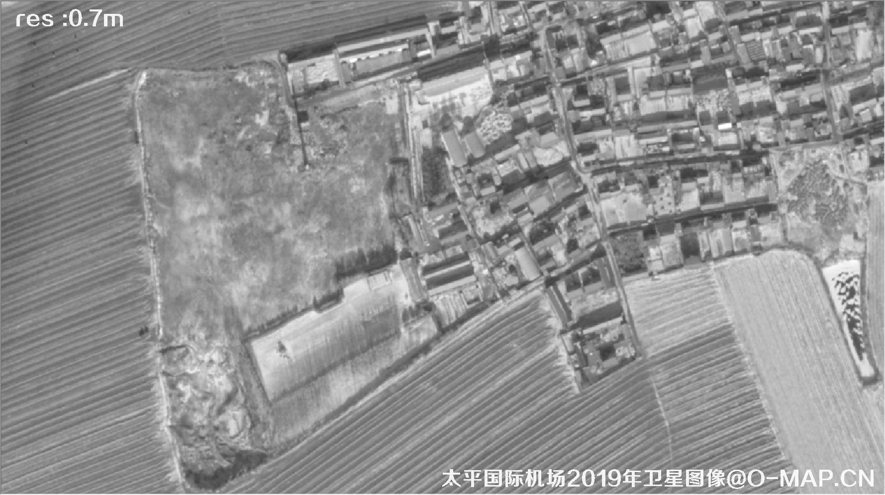 0.7米GF7卫星2019年冬季拍摄的哈尔滨太平国际机场